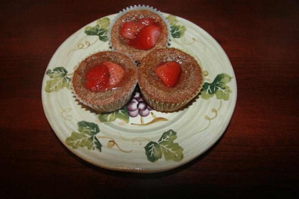 Strawberry cuppies, allergen-friendly (only strawberry, pork and sorghum)