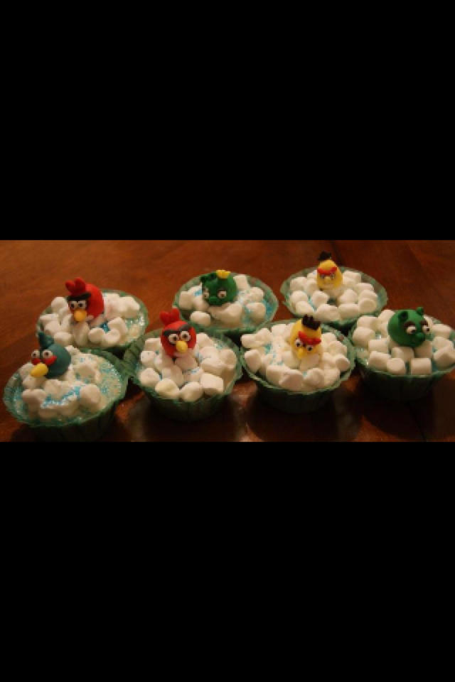 Angry birds cupcakes free of wheat, soy, dairy, oats, peanuts and shellfish