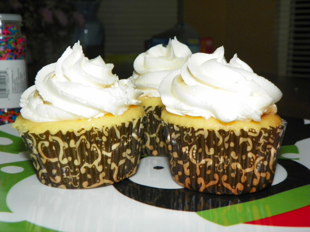 Lemon cupcakes free of dairy, egg, soy, corn and nuts